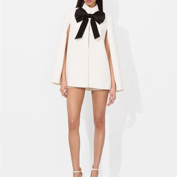 Alice + Olivia White Cape with Black Bow - Picture 1 of 6